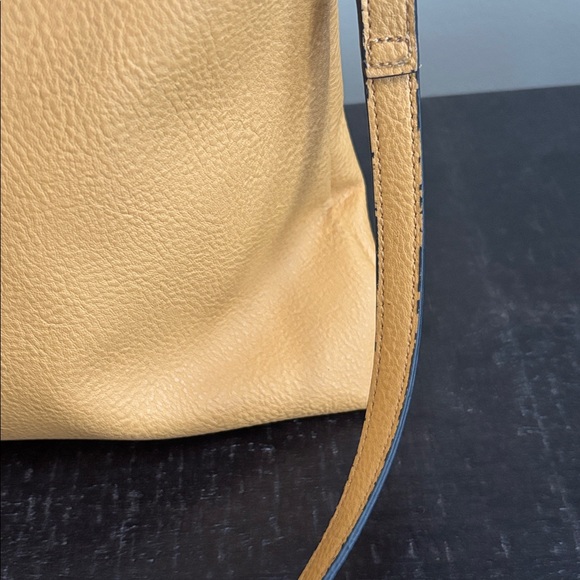 Steve Madden Crossbody - Picture 3 of 6